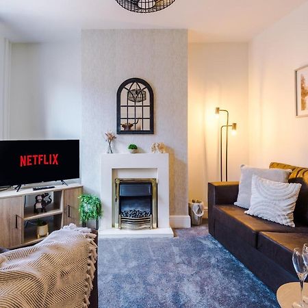 Bright 2-Bed Cottage In Chester By 53 Degrees Property, Ideal For Couples & Small Groups, City Centre - Sleeps 6 Extérieur photo