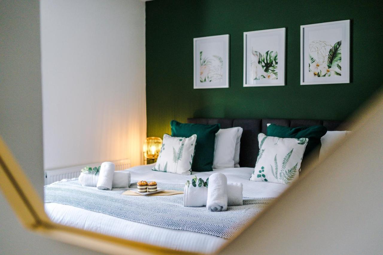 Bright 2-Bed Cottage In Chester By 53 Degrees Property, Ideal For Couples & Small Groups, City Centre - Sleeps 6 Extérieur photo