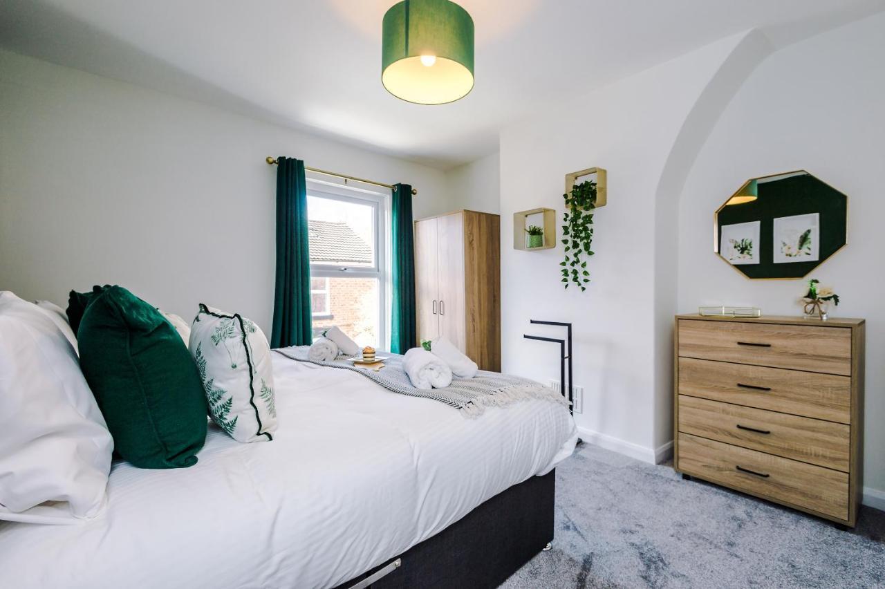 Bright 2-Bed Cottage In Chester By 53 Degrees Property, Ideal For Couples & Small Groups, City Centre - Sleeps 6 Extérieur photo