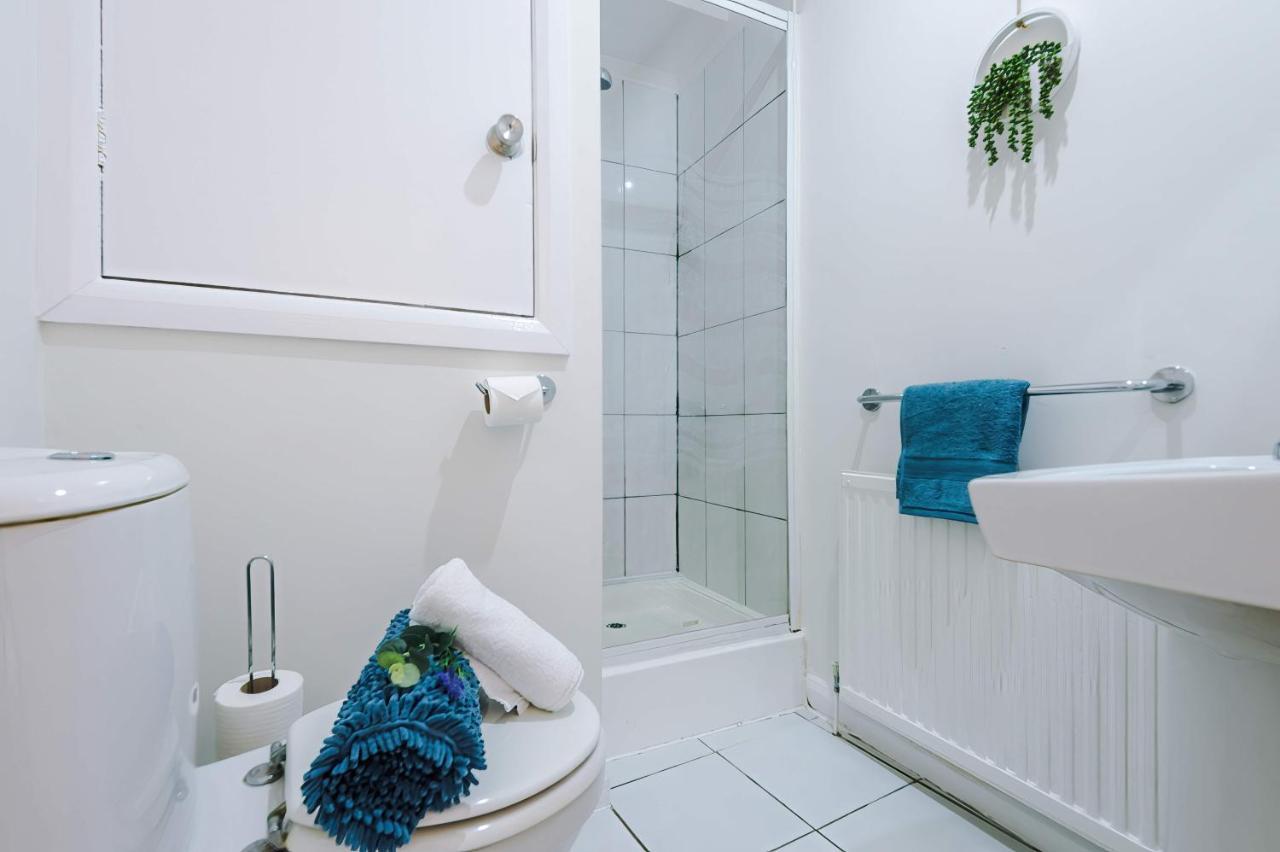 Bright 2-Bed Cottage In Chester By 53 Degrees Property, Ideal For Couples & Small Groups, City Centre - Sleeps 6 Extérieur photo