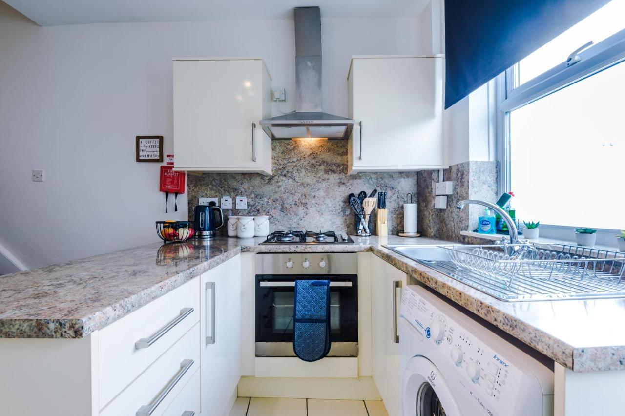 Bright 2-Bed Cottage In Chester By 53 Degrees Property, Ideal For Couples & Small Groups, City Centre - Sleeps 6 Extérieur photo